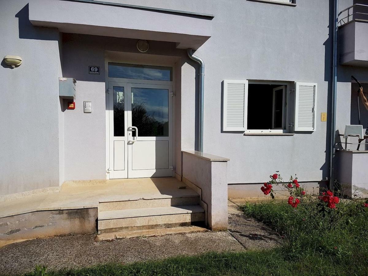 Apartment Vitalia 2+2 Porec Exterior photo
